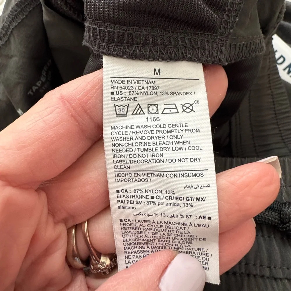 Men’s M Old Navy Active Sweatpants Joggers Bundle Gray Tapered Zip Pocket 2-Pack - Picture 13 of 14